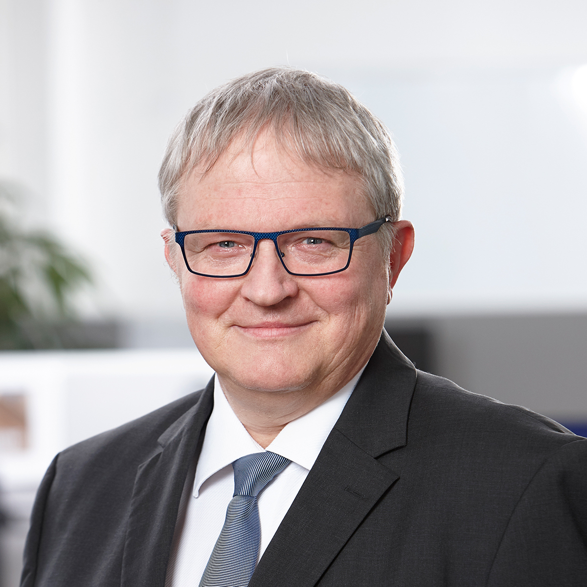 Dr. Wolfram Schüssler